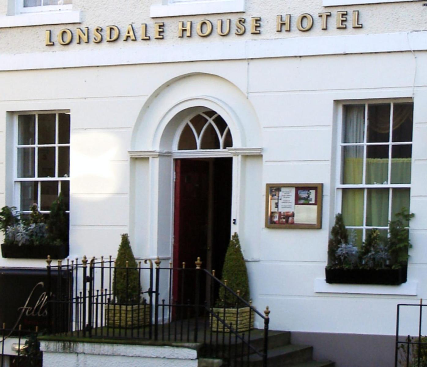 Lonsdale House Boutique Apartments Улверстон Экстерьер фото