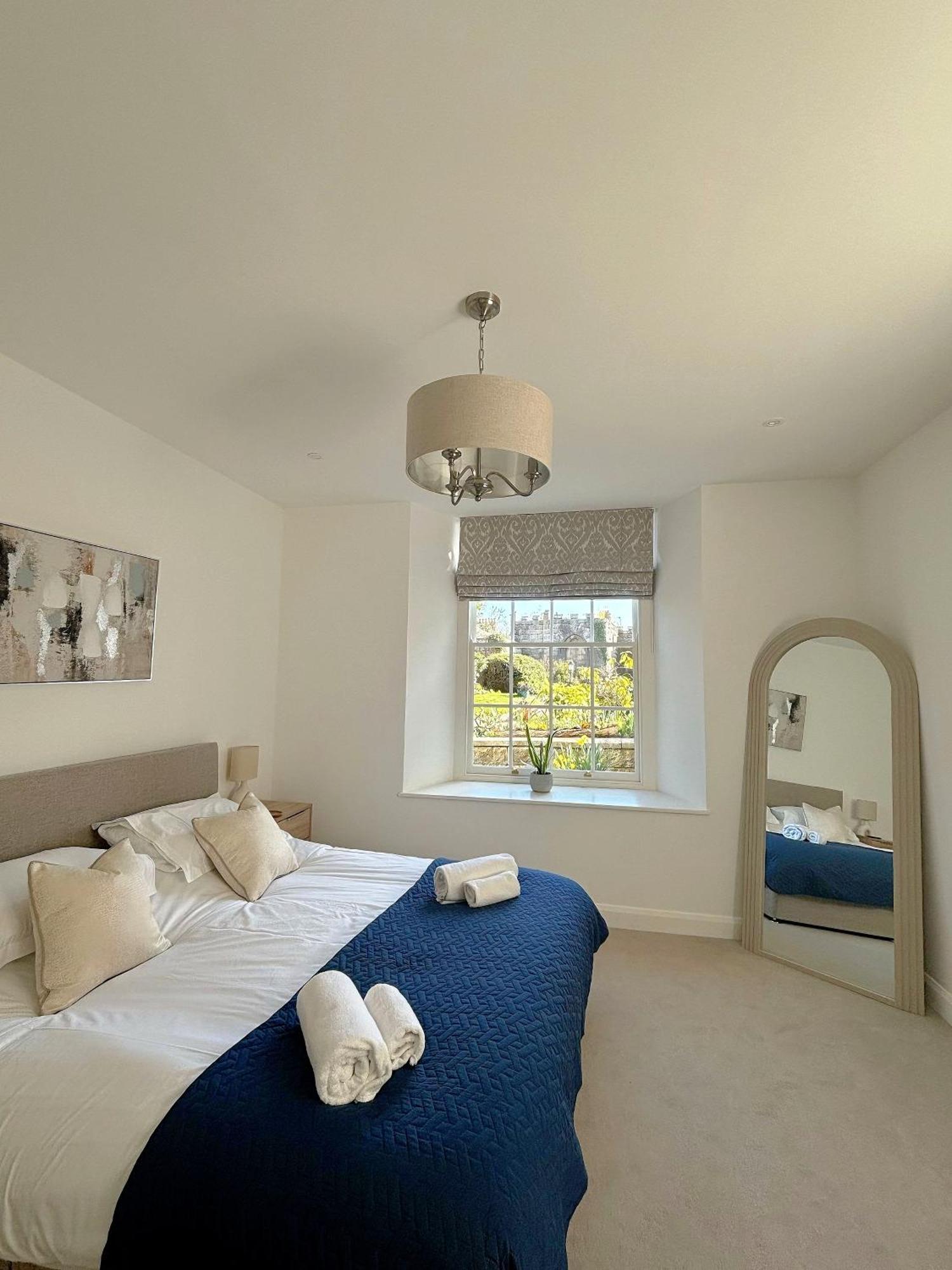 Lonsdale House Boutique Apartments Улверстон Экстерьер фото