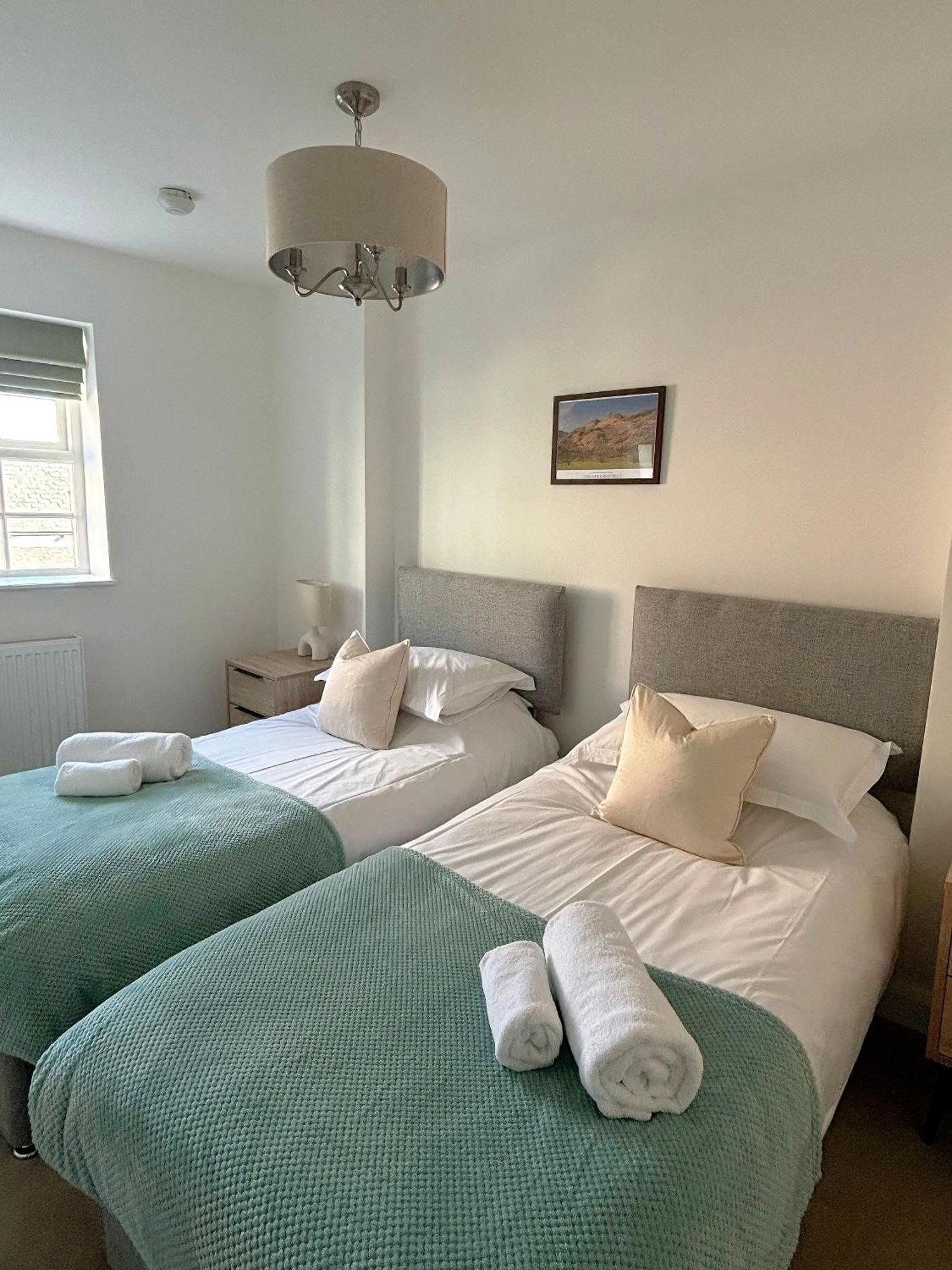 Lonsdale House Boutique Apartments Улверстон Экстерьер фото